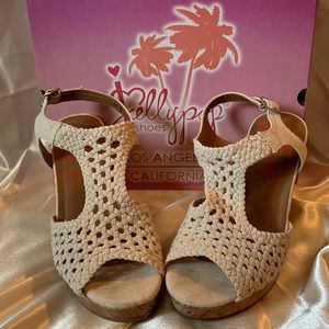 SALE! Like new jelly pop shoes